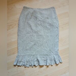 Elegant Gray Pencil Skirt with Ruffle Hem